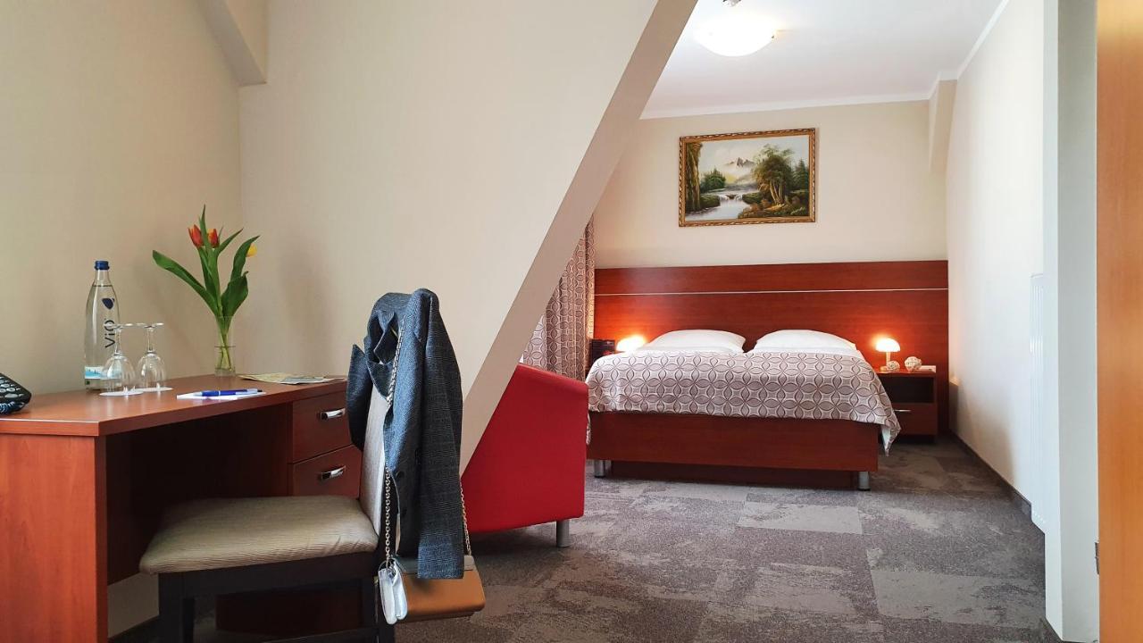 Hotel Atlas Halle Галль Экстерьер фото